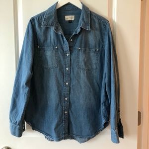 Essential Chambray Button-down